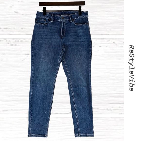LL BEAN Women’s Size 12 PETITE Denim Jeans Favorite Fit Skinny Leg Style Stretch - Picture 1 of 15